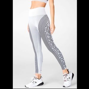 Fabletics high-waisted seamless star Capri white